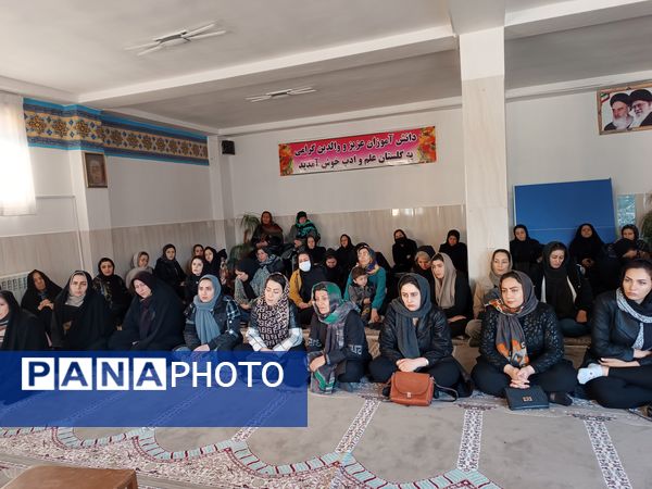 برگزاری جلسه آموزش خانواده در دبیرستان دخترانه نور اردبیل