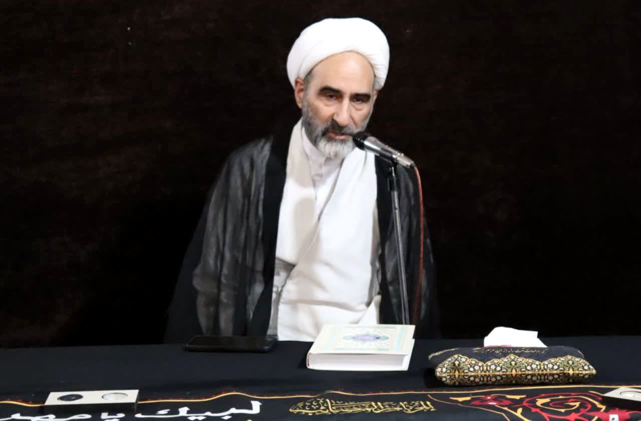 شهدا گواهان حق و الگوهای راستین اسلام هستند