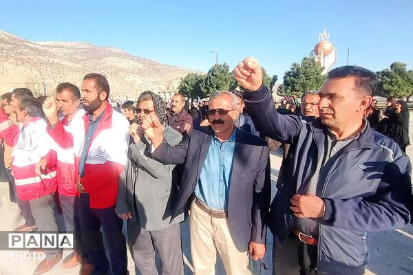 بیعت دانش‌آموزان دیشموکی  با رهبر انقلاب