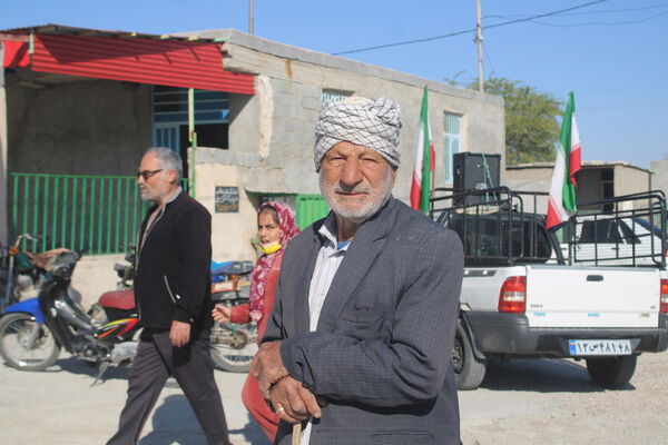 پیاده روی خانوادگی در روستای چاهکوتاه شهرستان بوشهر