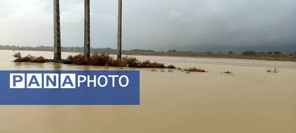 وقوع سیل به علت بارش شدید باران در فاریاب کرمان