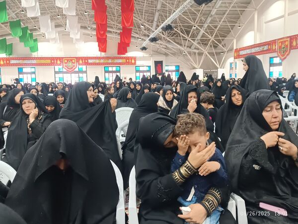 مراسم بزرگداشت شهدای حملات تروریستی رژیم صهیونسیتی در گلستان شهدای اصفهان 