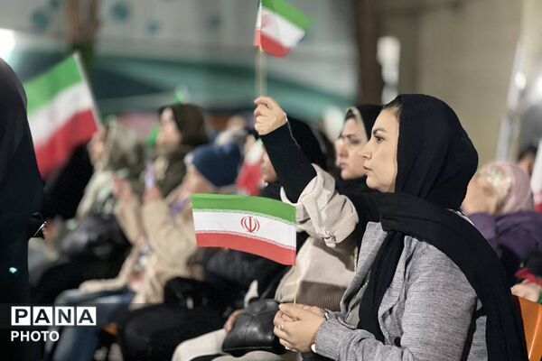تجدید بیعت دانش‌آموزان با رهبر انقلاب