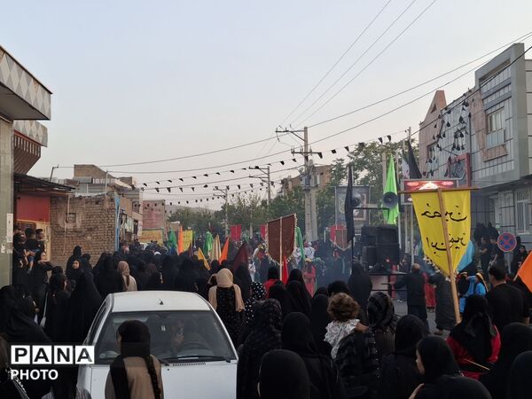 حرکت نمادین کاروان اسرای کربلا در شهر آوه