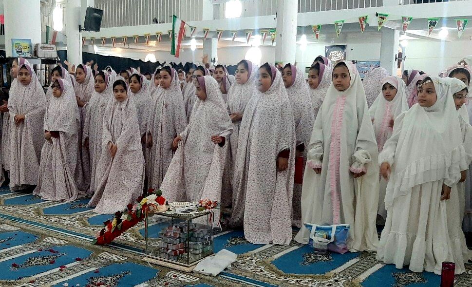 جشن تکلیف دختران دانش‌آموز پارسیان