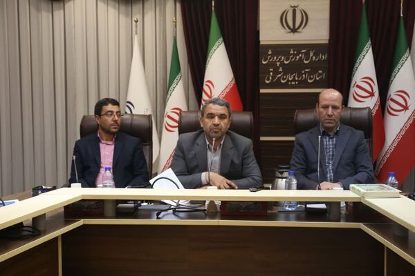 دیدار معاون وزیر آموزش و پرورش با تشکل‌های دانش‌آموزی در تبریز