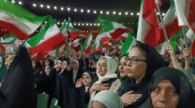 شبی به نام عشق و برکت نازی‌آباد میزبان پیوند ۶ زوج جوان با نوای مهدی رسولی