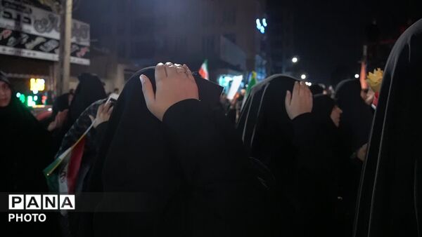 سی و چهارمین  شب از حماسه آفرینی حضور  مردم فردیس در خیابان‌ها 