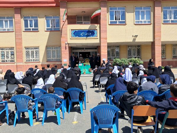 پرچم متبرک رضوی در مدارس شهرستان عجب‌شیر 
