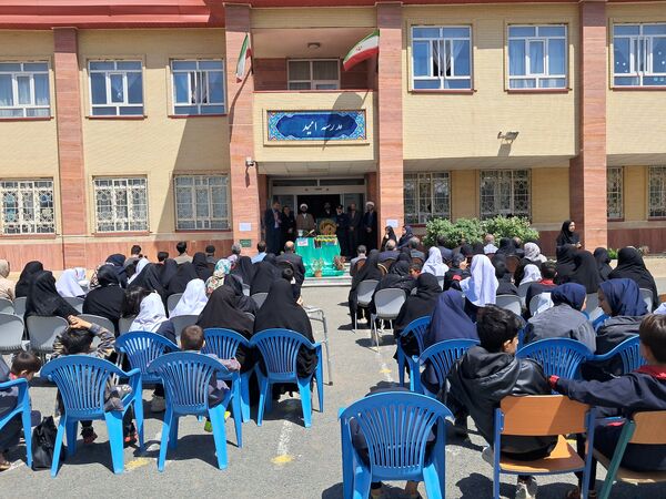 پرچم متبرک رضوی در مدارس شهرستان عجب‌شیر 