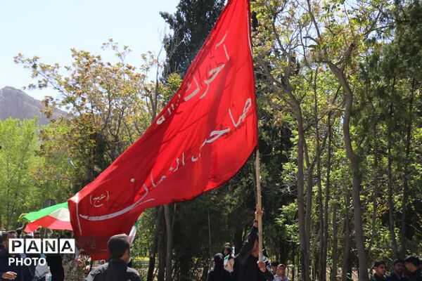 مردم در میدان، پای کار انقلاب اسلامی