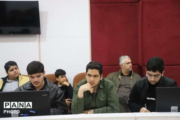 جلسه هم‌اندیشی نقش آفرینی دانش‌آموزان پیشتاز در جنگ رمضان