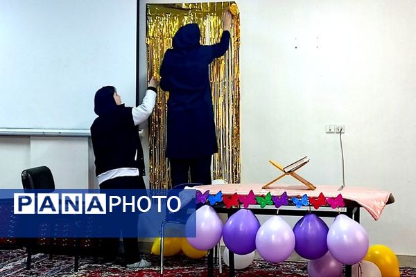 جشن دهه کرامت در دبیرستان دوره‌ اول کوثر رودهن 