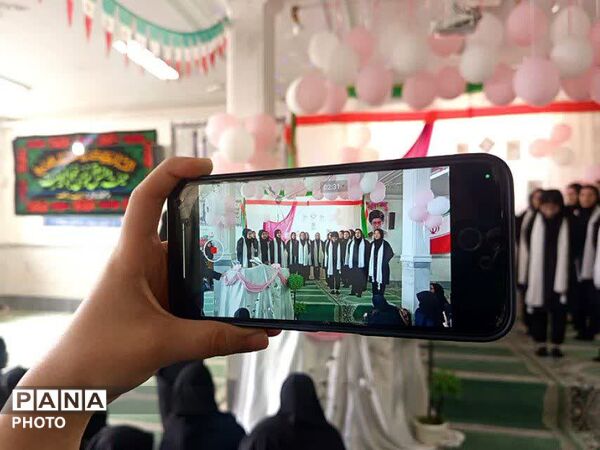 گرامیداشت روز پرستار در دبیرستان سید احمد فاتحی یک قم
