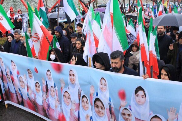 حضور حماسی مردم شهرستان پردیس در راهپیمایی روز قدس با وجود بارندگی