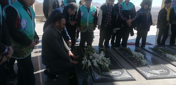 غبارروبی گلزار شهدا 