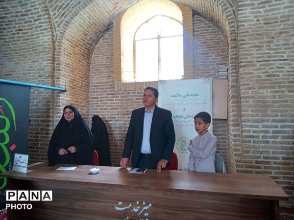 برپایی میز خدمت در هفته آخر اردیبهشت ماه 