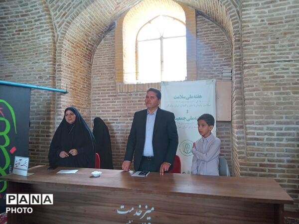 برپایی میز خدمت در هفته آخر اردیبهشت ماه 