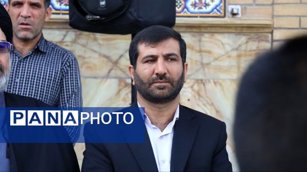 ادای احترام دانش‌آموزان و فرهنگیان شهرستان پاکدشت به مقام شامخ شهیدان مقاومت و شهید سید حسن نصرالله 