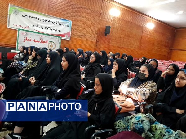 کارگاه آموزش نویسندگی ویژه دانش‌آموزان در شهرستان ورامین