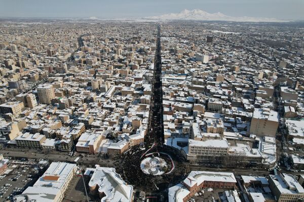 حضور گسترده کودکان و نوجوانان ارومیه‌ای در راهپیمایی ۲۲ بهمن