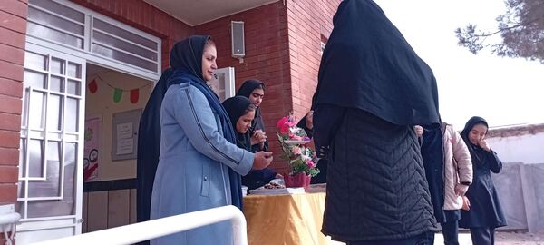 تجلیل از دانش آموزان چادری دبیرستان مادرمهربان خلیل آباد