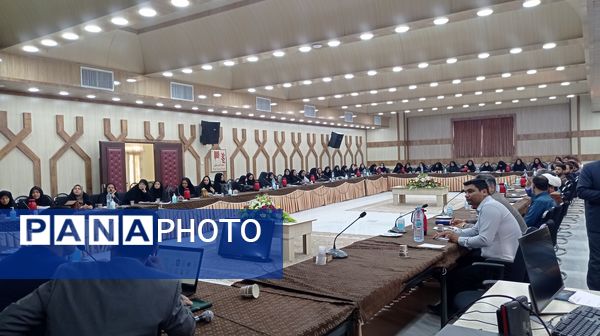 جلسه هم‌اندیشی معاونان و مربیان در خلیل آباد