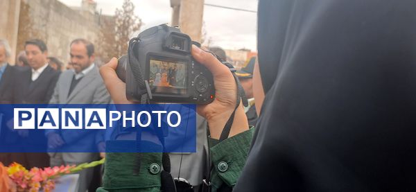 مراسم استقبال از وزیر آموزش و پرورش در گلزار شهدای نیشابور 