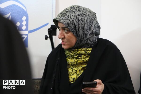 سلسله نشست‌های شعرخوانی خانه شعر و ادب یزد