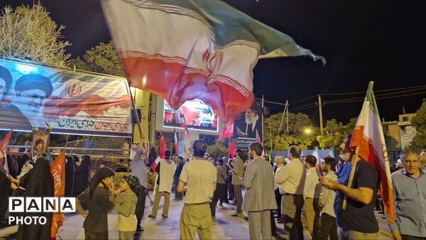 نورآباد در مسیر ولایت؛ تجدید میثاق با رهبری در صد و شصت و سومین شب ایستادگی