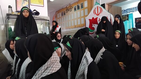 میهمان آسمانی در آغوش مدرسه ما