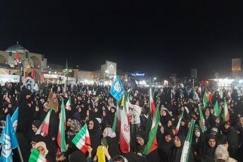 حضور حماسی دانش‌آموزان یزدی در گرهمایی میدان امیرچخماق یزد