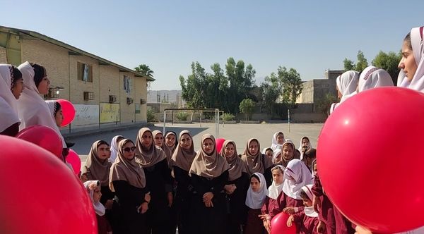 ویژه برنامه هفته معلم در دبستان استقلال حاجی آباد