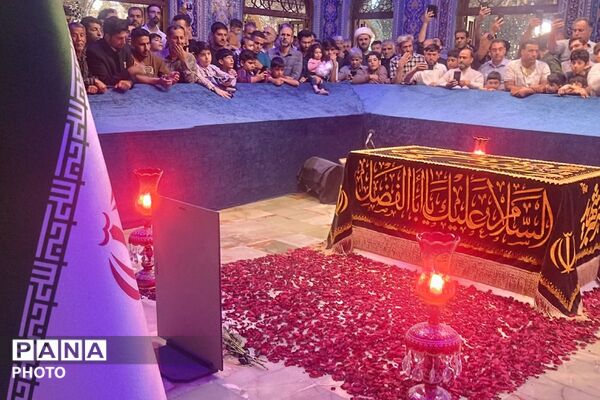 میثاق دوباره مردم جانفدا با رهبر شهید در حرم رضوی 