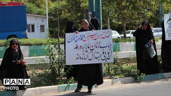 تجمع خودجوش زنان انقلابی در حمایت از حجاب