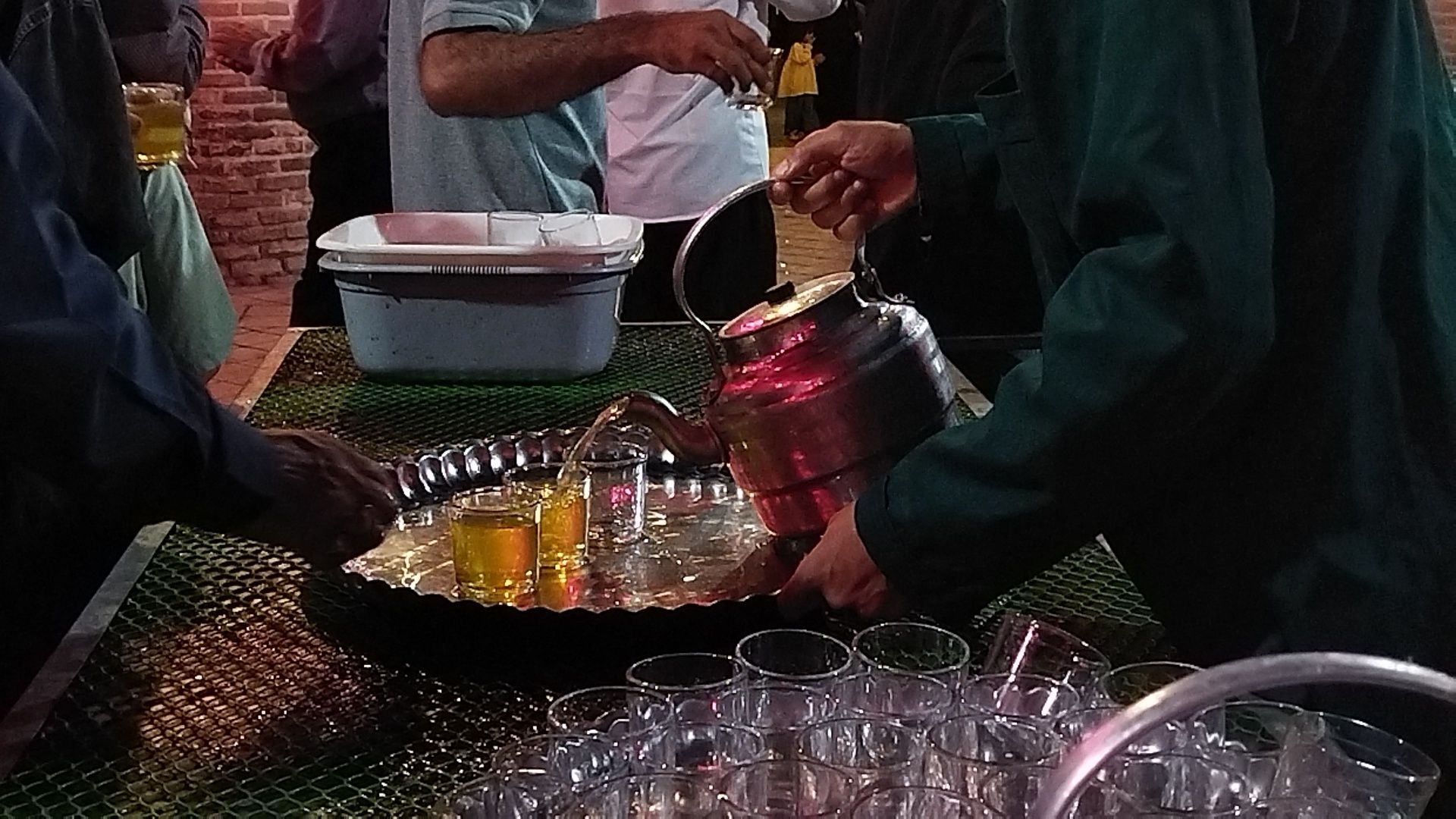 چایخانه حضرت زهرا(س)، میزبان عاشقان در شب‌های انتظار و شهادت