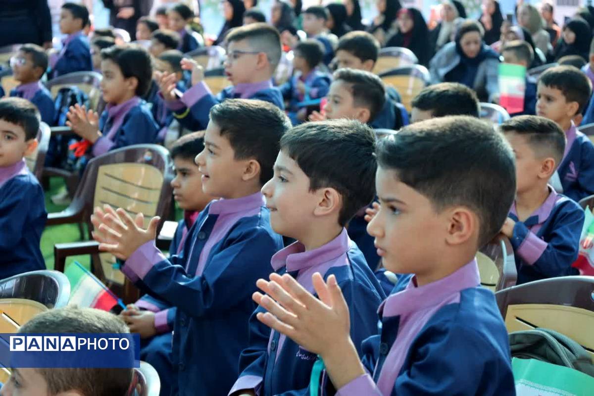 نواخته شدن زنگ شکوفه‌ها در دبستان محمد مهدی صالحی یزد