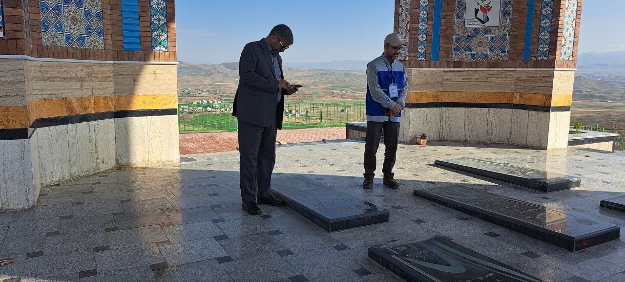 غبارروبی مزار شهدای گمنام در جبل النور شیرکوه شیروان