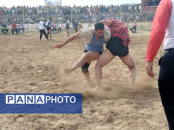 رقابت پهلوانان کشتی با چوخه در گود امام مرشد فاروج - میراثی ۴۰۰ ساله