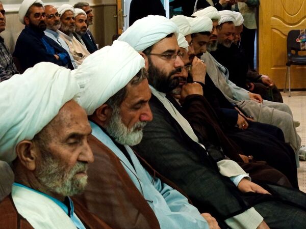 نشست روحانیون و ائمه جماعت مساجد با امام جمعه کاشمر
