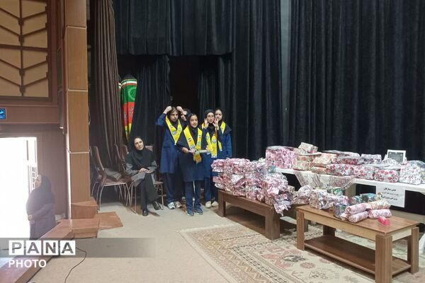 تقدیر از دانش‌آموزان برتر آموزشگاه حاج‌آقا توکلی زرقان