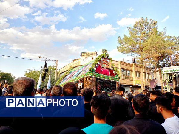 حرکت نمادین کاروان بندی اسد روستای فدافن و آیین نخل گردانی در کاشمر 