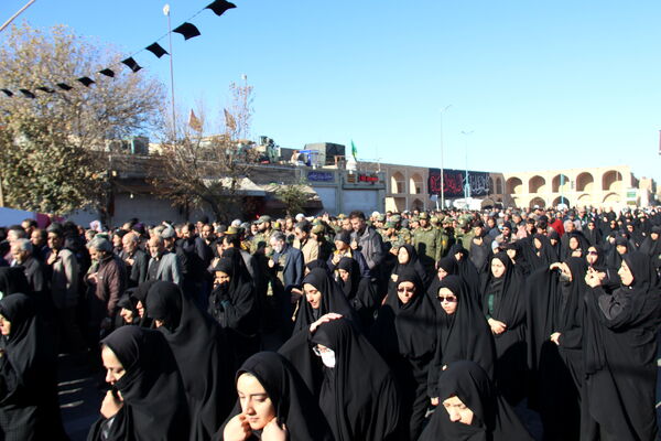 مراسم وداع با ۷ پیکر شهید گمنام هشت سال دفاع مقدس