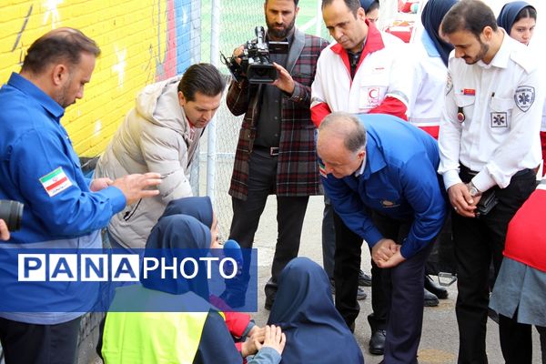 آیین متمرکز استانی مانور سراسری زلزله در دبیرستان اهل بیت (ع)  استان البرز