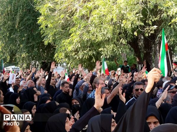 مراسم تشییع و خاکسپاری شهید اقتدار در لارستان