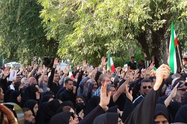 مراسم تشییع و خاکسپاری شهید اقتدار در لارستان