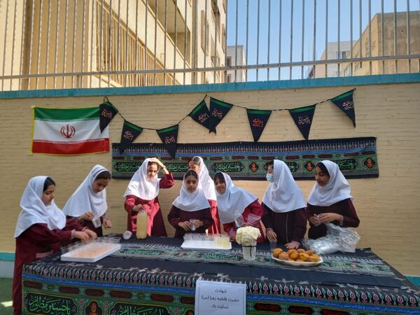 برپایی موکب عزاداری ایام فاطمیه در دبستان مریم بندرعباس