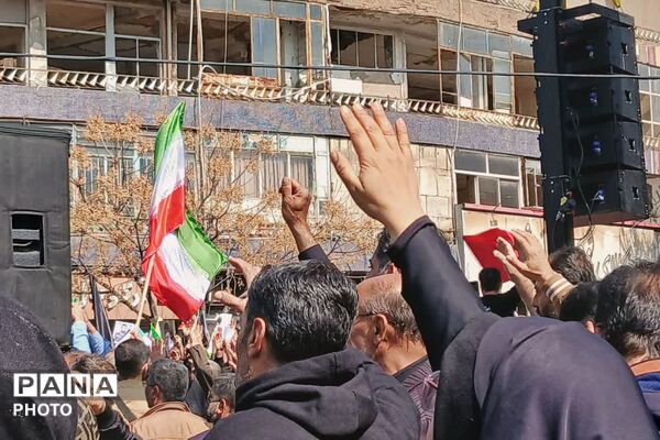 کبوتران عاشق به امام شهیدشان پیوستند