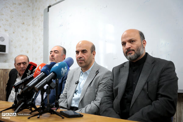 مراسم آغاز نصب نیروگاه خورشیدی در 12 هزار مدرسه سراسر کشور