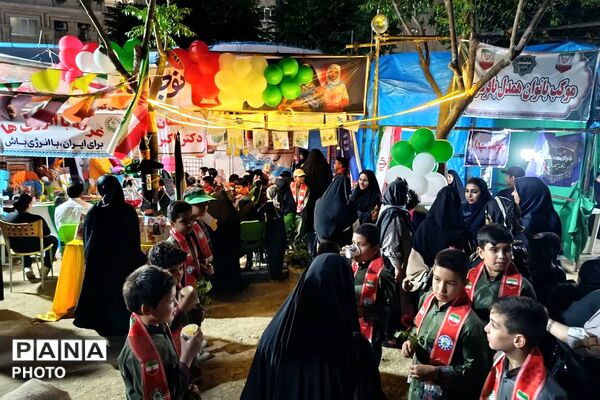  بازدید رئیس سازمان دانش‌آموزی شهرستانهای استان تهران از غرفه «با انرژی‌ها» در منطقه کهریزک